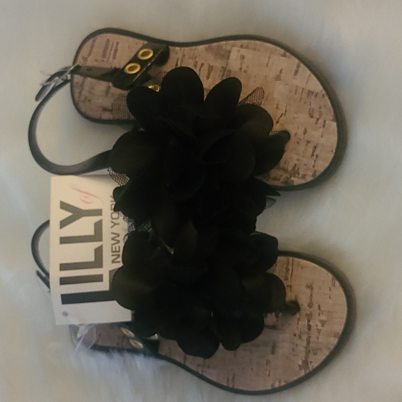 NWOT!! TODDLER SANDALS - Picture 3 of 3